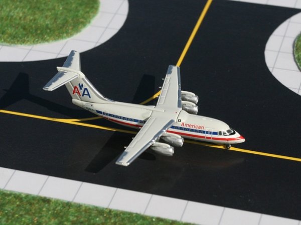 画像1: BAE146 American Airlines [N696AA] (1)