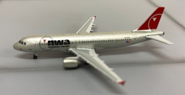 画像1: Star Jets 1/500 B757 Northwest (1)