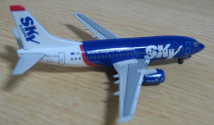 画像2: Phoenix Models 1/400 　B737-500 SkyEurope Airlines　［HA-LKO］